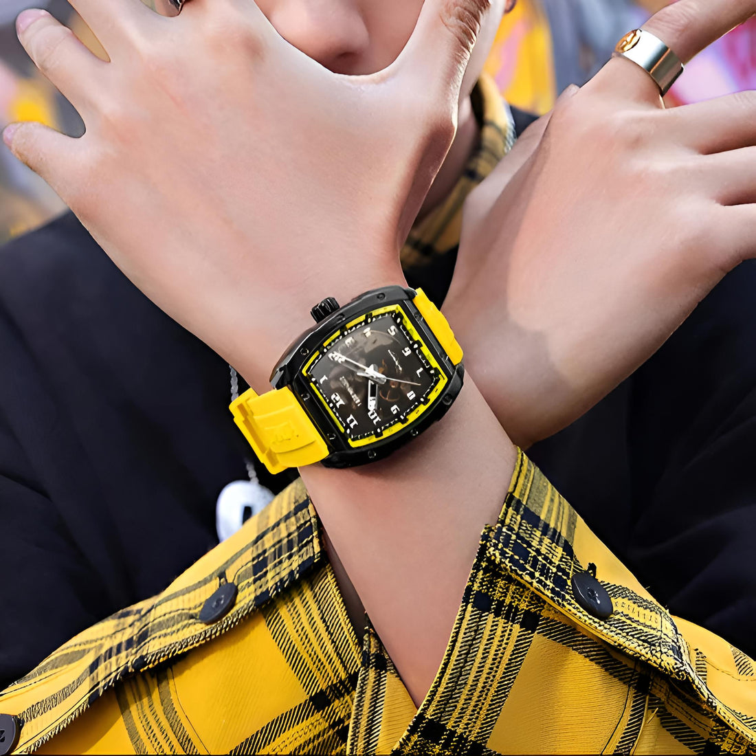 Mark Fairwhale KINETRA Solar Flare – Yellow accent automatic sport watch for men with luminous dial and silicone strap