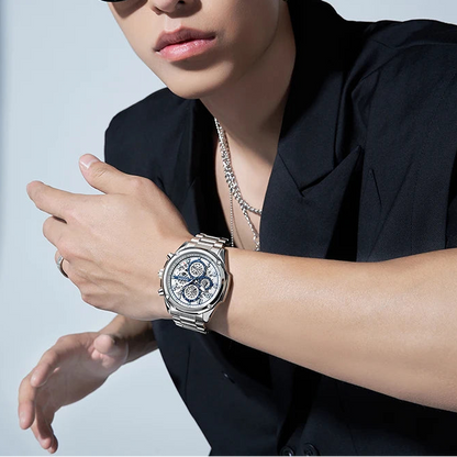 Chronograph quartz watch with luminous hands and markers for night visibility