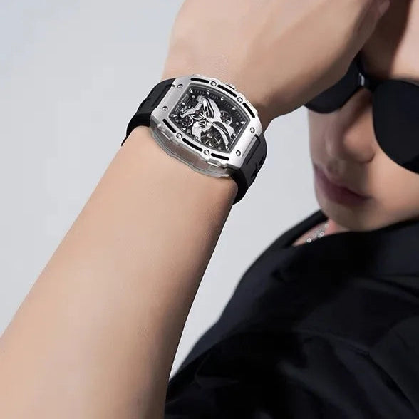 Lifestyle shot – man wearing Mark Fairwhale FW-6870 FORTANIX with black strap.