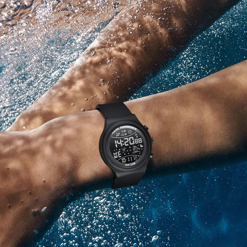 Mark Fairwhale 4440 TERRIX men’s outdoor digital watch shown underwater, highlighting its LED screen and 30 m water resistance for active lifestyles.