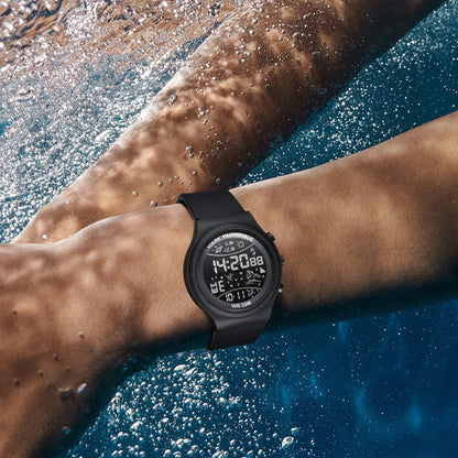 Mark Fairwhale 4440 TERRIX men’s outdoor digital watch shown underwater, highlighting its LED screen and 30 m water resistance for active lifestyles.