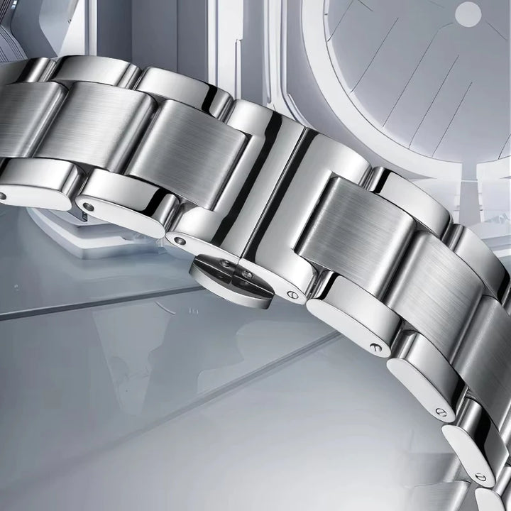 Stainless steel bracelet detail of the Fairwhale FW-6001 NOVARIS skeleton automatic watch, polished links for a refined luxury finish.