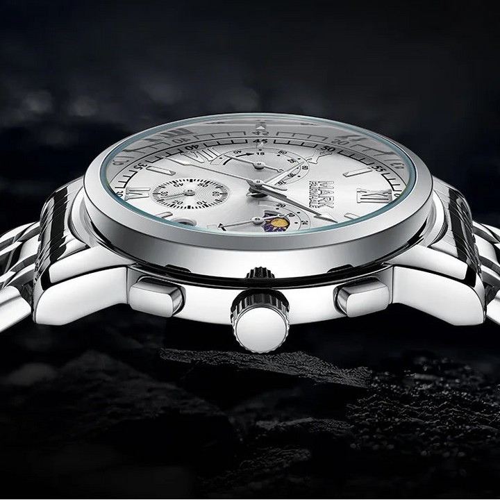 Men’s chronograph watch with luminous hand