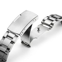 Mark Fairwhale 5028 STENT - leather strap, metal buckle, macro detail