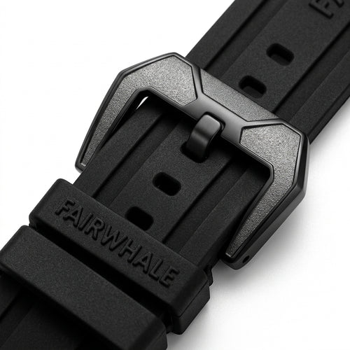 Mark Fairwhale 5560 CLIRE - Leather strap buckle detail