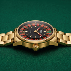 Mark Fairwhale FW-5031 ROULETTE AUREUS - gold case side profile with crown
