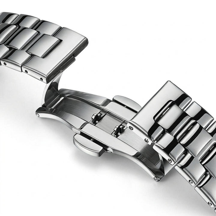 Mark Fairwhale FW-5019 Me - leather strap buckle macro